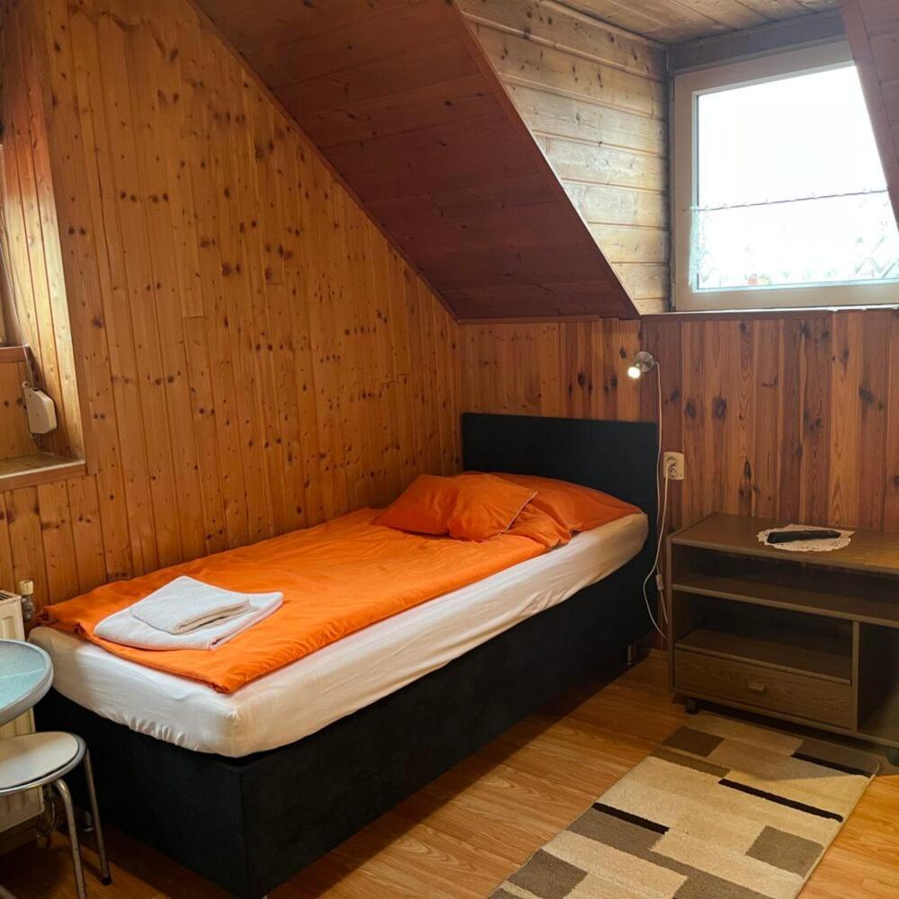 Lenzl'S Panzio Bed & Breakfast Szigetvár Exterior foto