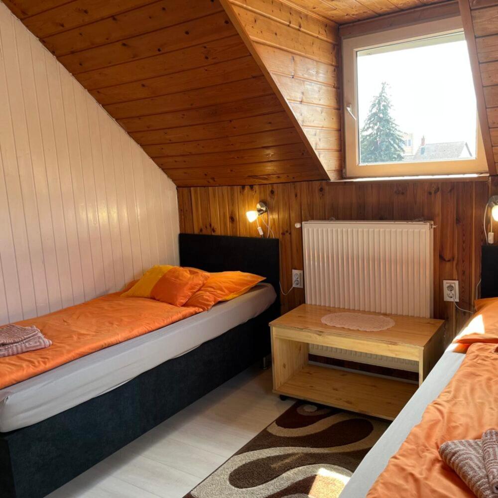 Lenzl'S Panzio Bed & Breakfast Szigetvár Exterior foto